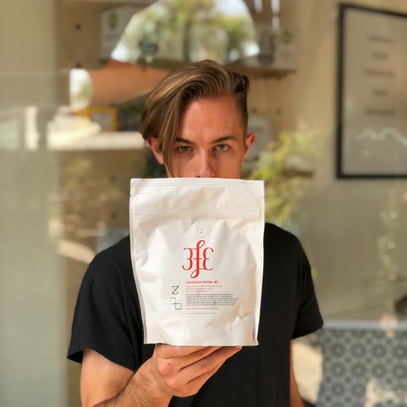 Meet your Posher, Peter - Picture 2 of 3